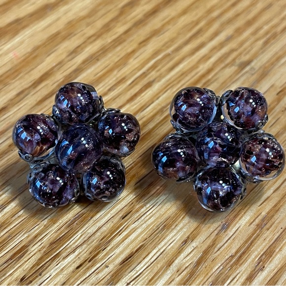 VTG Purple Glass Bead Cluster Earrings Clip-on 1” - Picture 2 of 7